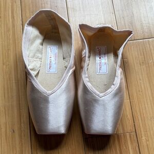 Russian Pointe Rubin Pointe Shoes